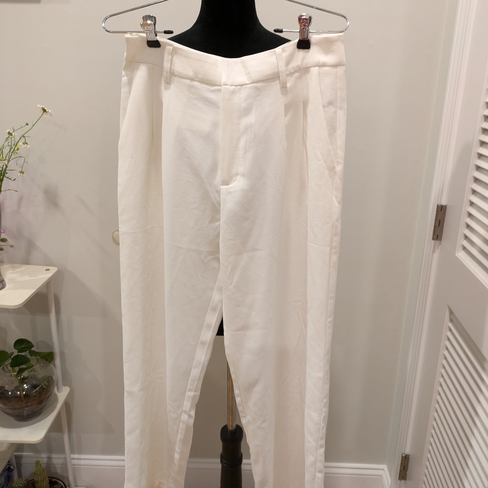 Forever 21 White Pantsuit Elegant and Versatile Size Medium